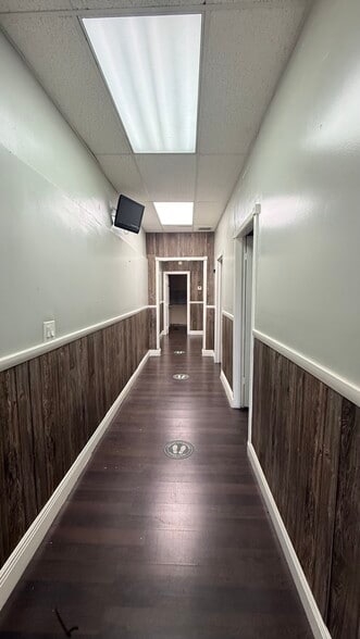 More Photos Of 11300 NW 87th Ct, Hialeah Unknown For Lease