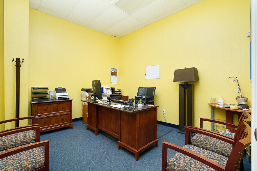More Photos Of 2430 E Southcross Blvd, San Antonio Storefront For Lease
