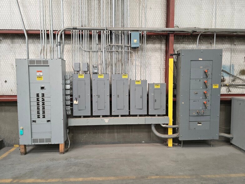 More Photos Of 6956 Market Ave, El Paso Industrial For Lease