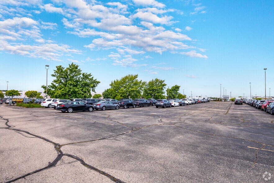 More Photos Of 5311 S Howell Ave, Milwaukee Hotel For Sale