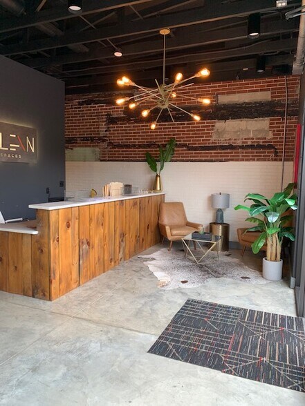 More Photos Of 1021 S Florida Ave, Lakeland Storefront Retail Office For Lease