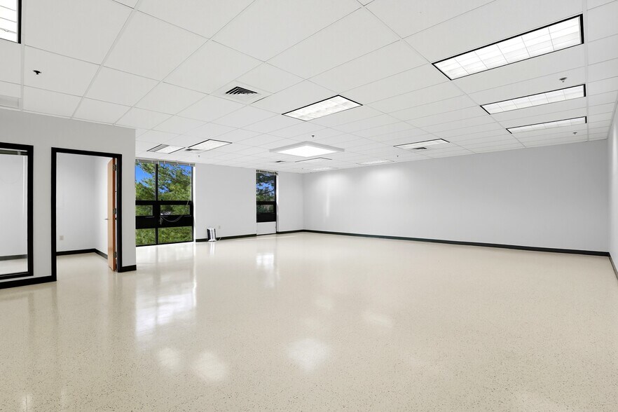 More Photos Of 25 Manchester St, Merrimack Loft Creative Space For Lease