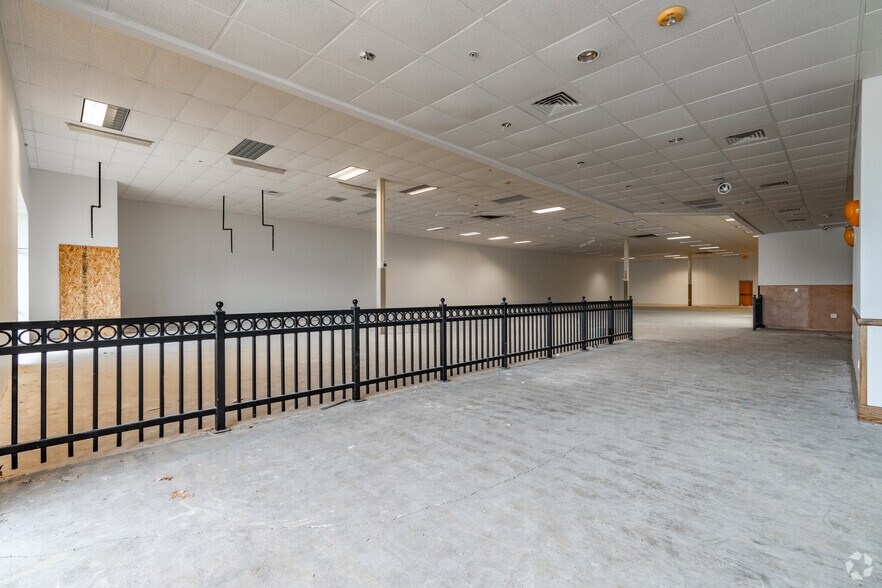 More Photos Of 1245 Germantown Pky, Cordova Unknown For Lease