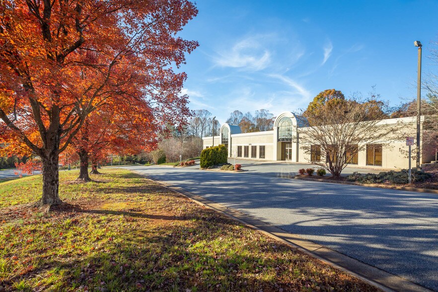 More Photos Of 1270 25th Street Pl SE, Hickory Medical For Lease