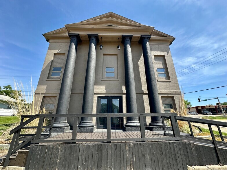 More Photos Of 1312 Broadway, Marysville Freestanding For Sale