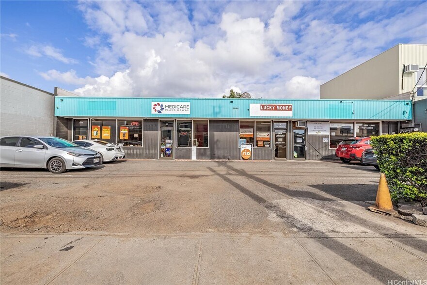 More Photos Of 2046 N King St, Honolulu Storefront Retail Office For Sale