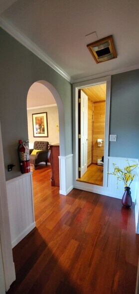 More Photos Of 2024 Madison St, Everett Office For Sale