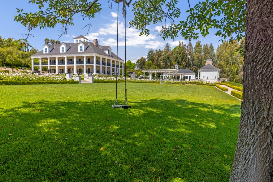 More Photos Of 85 Crestview Ave, Camarillo Lodge Meeting Hall For Sale