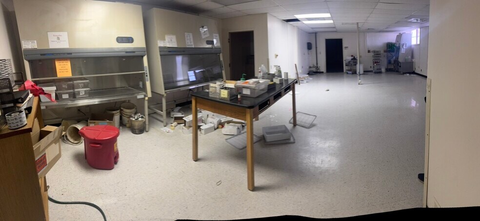 More Photos Of 6810 SE Dwight St, Topeka Industrial For Sale