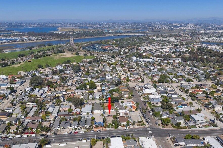 More Photos Of 4618 Voltaire St, San Diego Multifamily For Sale