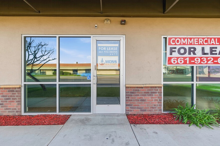 More Photos Of 3601 Ming Ave, Bakersfield Freestanding For Lease
