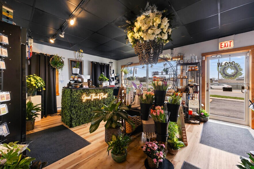 More Photos Of 310 W Irving Park Rd, Wood Dale General Retail For Sale