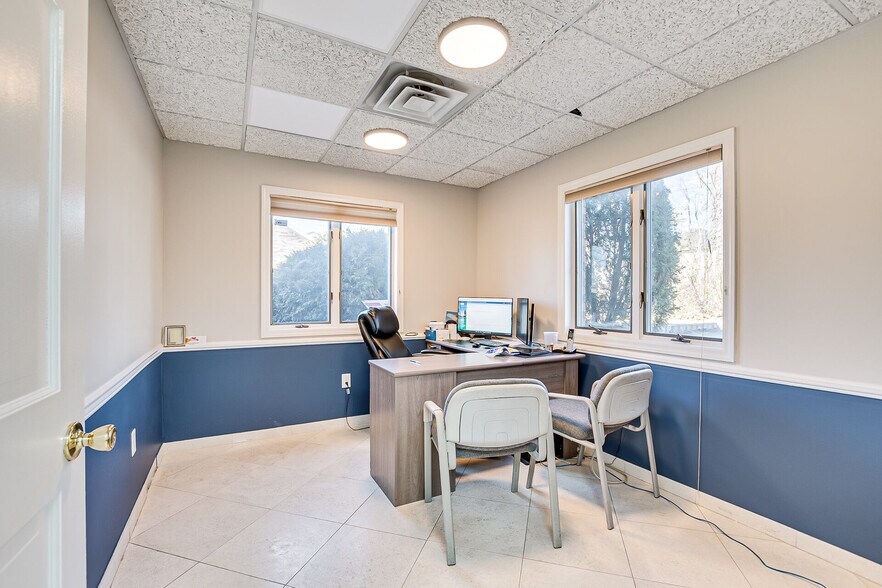 More Photos Of 894 Green St, Iselin Office For Lease