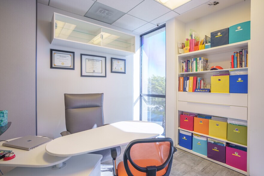 More Photos Of 2450 Hollywood Blvd, Hollywood Loft Creative Space For Sale