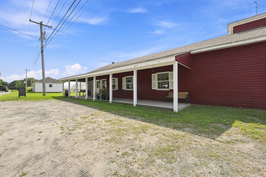 More Photos Of 160 E Hill Rd, Monson Freestanding For Lease