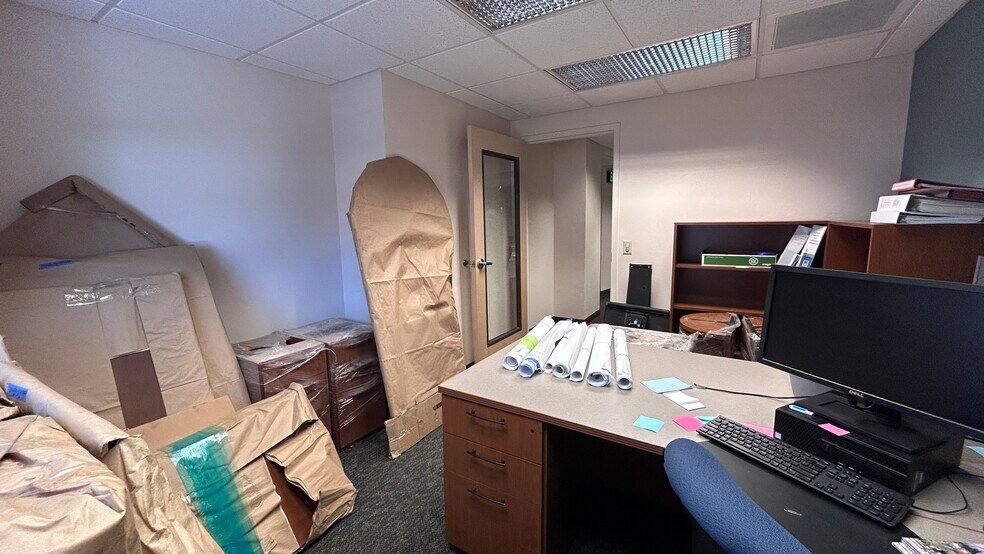 More Photos Of 100 N Stone Ave, Tucson Office Residential For Lease