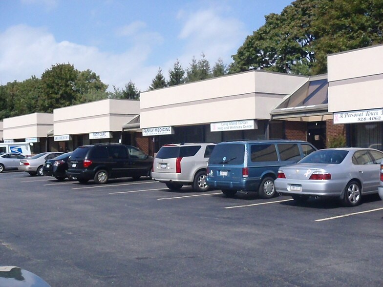 More Photos Of 1555 Sunrise Hwy, Bay Shore Office For Lease