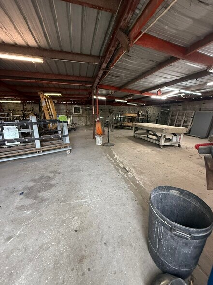 More Photos Of 6807 Benjamin Rd, Tampa Warehouse For Sale