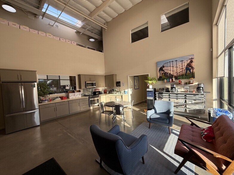 More Photos Of 224 Highway 246, Buellton Office For Sale