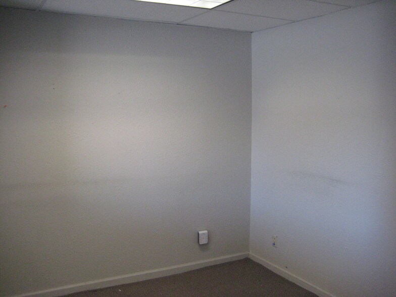 More Photos Of 1865-1877 S Acoma St, Denver Warehouse For Sale