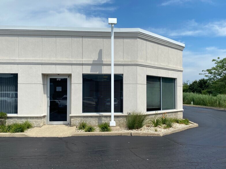 More Photos Of 26575 W Commerce Dr, Volo Light Distribution For Lease