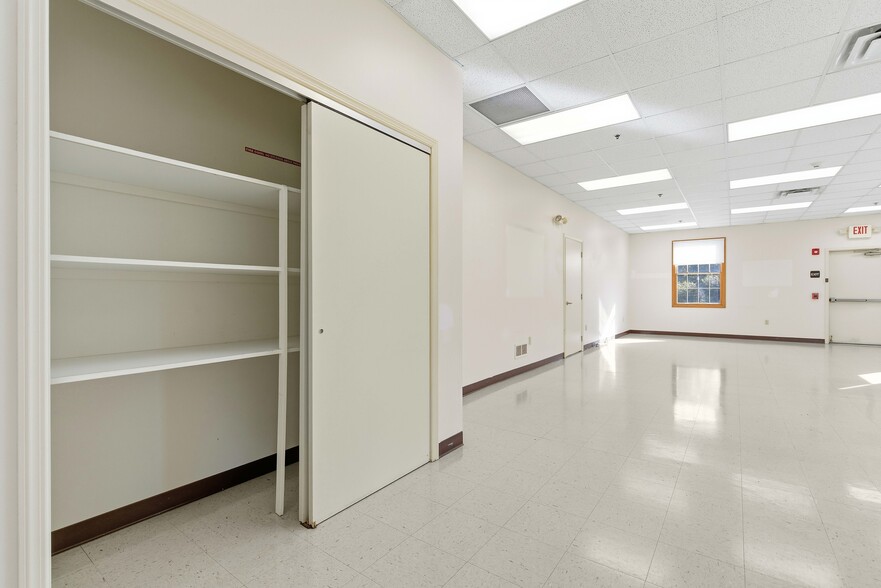 More Photos Of 86 Coraopolis Rd, Coraopolis Medical For Sale