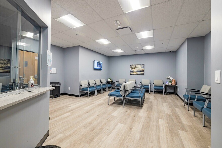 More Photos Of 42350 Grand River Ave, Novi Office For Sale