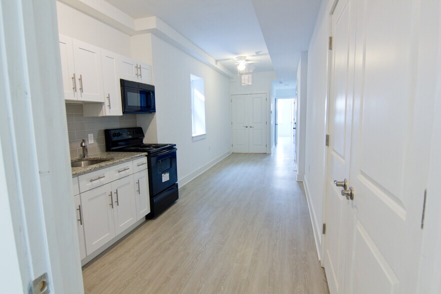 More Photos Of 6104 Market St, Philadelphia Storefront Retail Residential For Sale