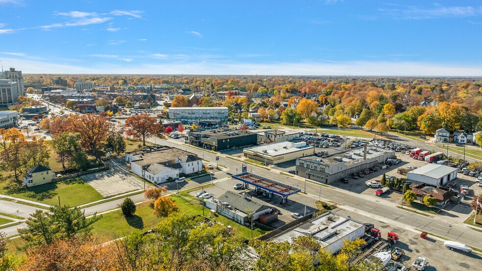 More Photos Of 186 N Gratiot Ave, Mount Clemens Service Station For Sale