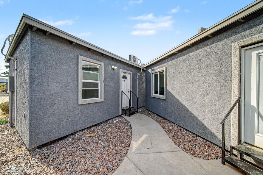 More Photos Of 4028 S 15th St, Phoenix Multifamily For Sale