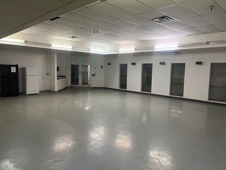 More Photos Of 21000 E 32nd Pky, Aurora Manufacturing For Lease