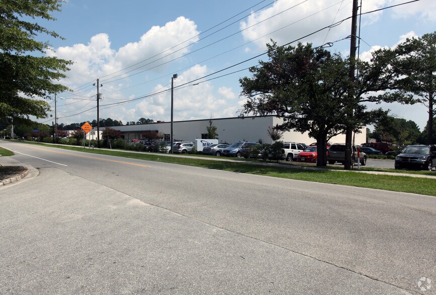 More Photos Of 5000 Market St, Wilmington Schools For Lease