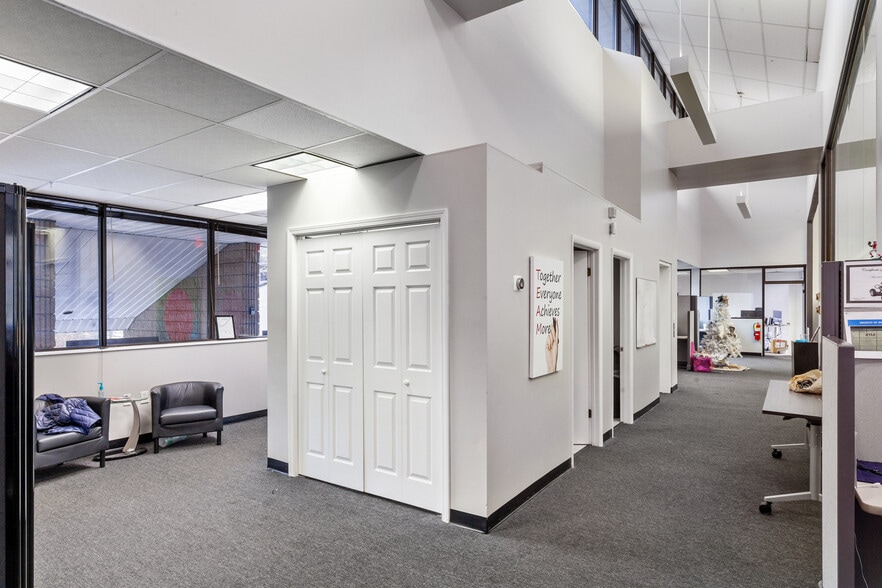 More Photos Of 3066 Mercer University Dr, Chamblee Office For Sale