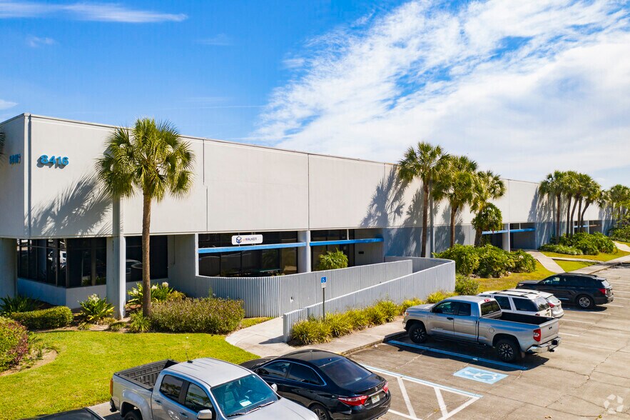 More Photos Of 8402 Laurel Fair Cir, Tampa Unknown For Lease