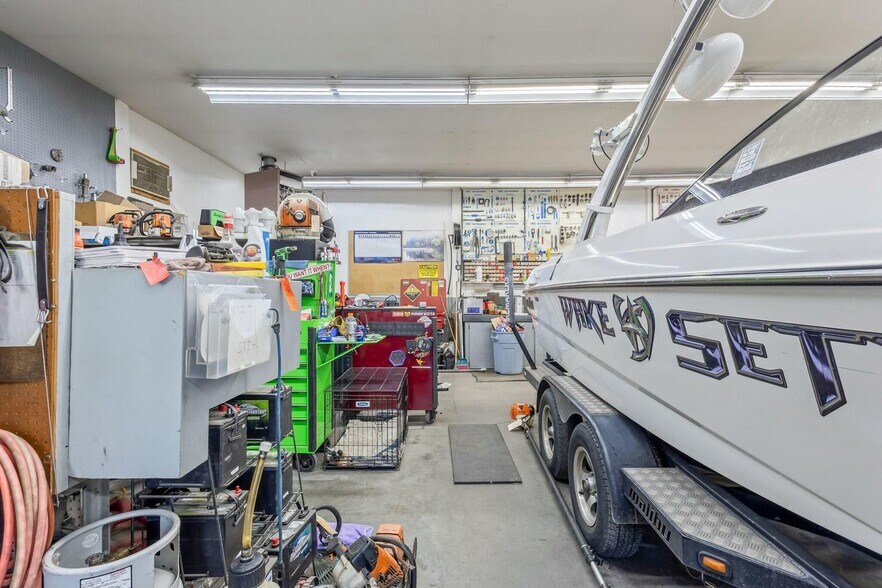 More Photos Of 1810 SW Highway 97, Madras Auto Dealership For Sale