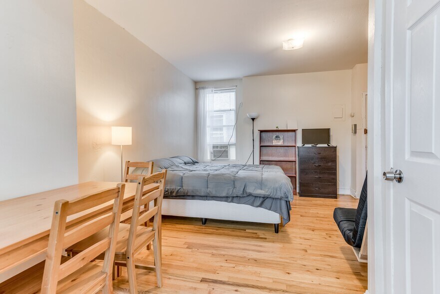 More Photos Of 4132 53rd St, Woodside Apartments For Sale