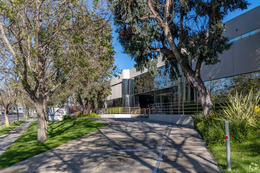 More Photos Of 161-165 Nortech Pky, San Jose Light Manufacturing For Sale