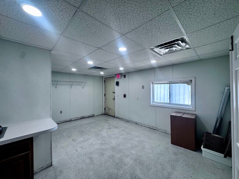 More Photos Of 270 Seabury St, Fall River Storefront For Sale