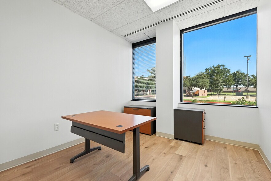 More Photos Of 1100 W Campbell Rd, Richardson Office For Sale