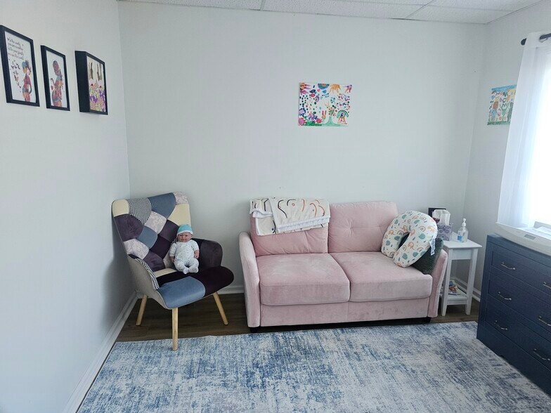 More Photos Of 100 Quarry Rd, Hamburg Medical For Lease