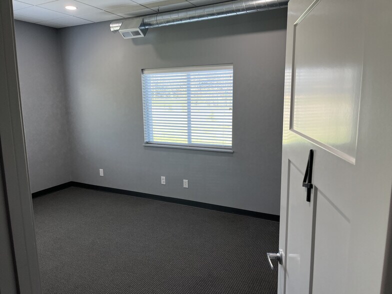 More Photos Of 47392 272nd St, Harrisburg Office For Lease