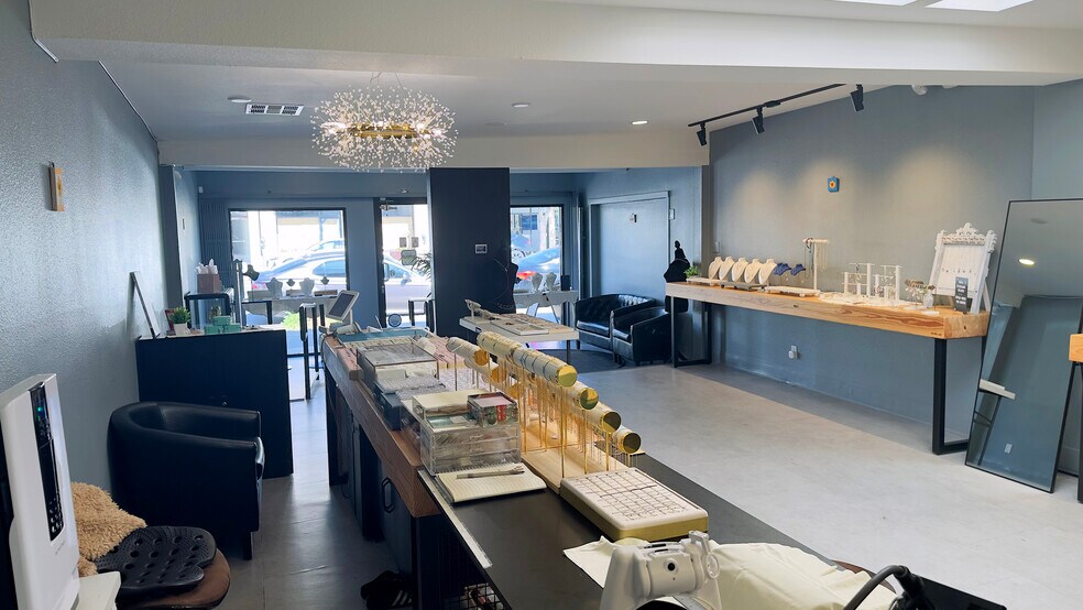 More Photos Of 8314-8316 W 3rd St, Los Angeles Storefront For Lease