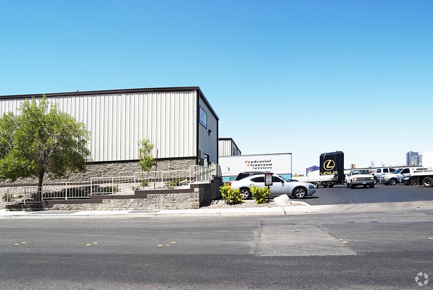 More Photos Of 3915 W Hacienda Ave, Las Vegas Warehouse For Lease