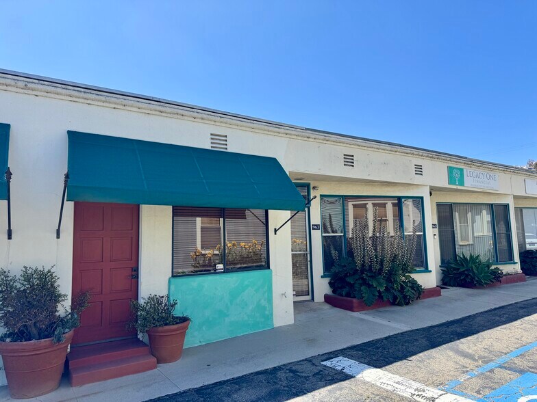 More Photos Of 961-969 E Main St, Ventura Office For Lease