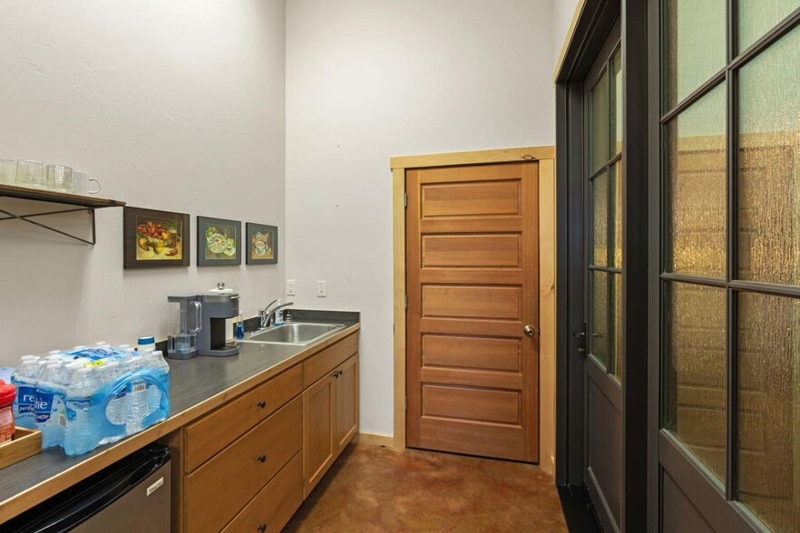 More Photos Of 81211 Gallatin Rd, Bozeman General Retail For Sale