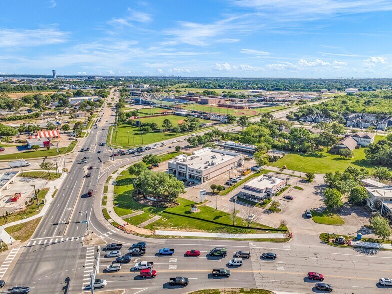 More Photos Of 201 S FM 270, League City Storefront For Lease