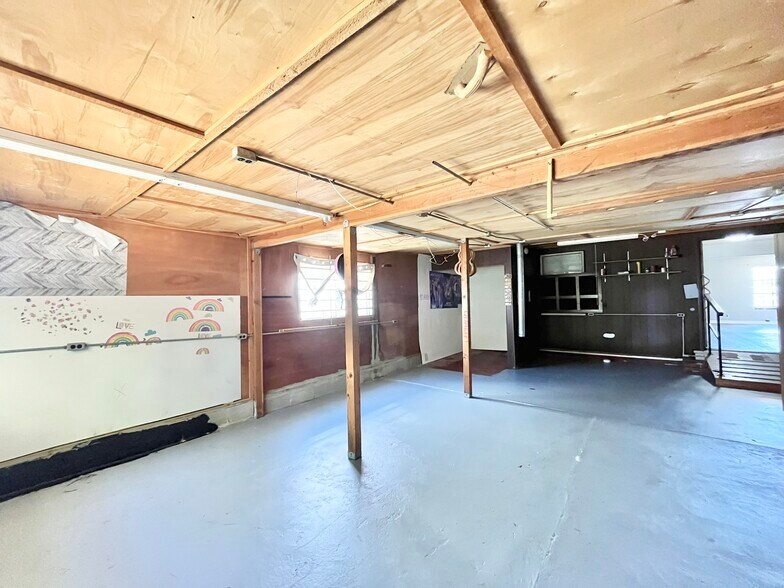 More Photos Of 2513 Connie Dr, Sacramento Freestanding For Sale