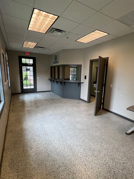 More Photos Of 14 Oak Forest Rd, Bluffton Medical For Lease