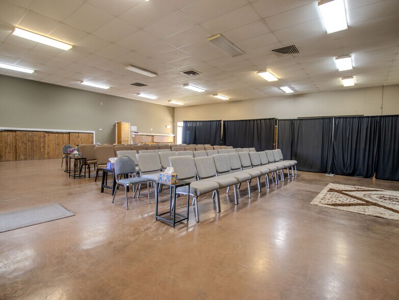 More Photos Of 240 E Fresno St, Dinuba Religious Facility For Sale