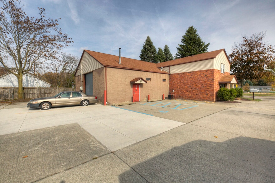 More Photos Of 36050 Goddard Rd, Romulus Auto Repair For Sale